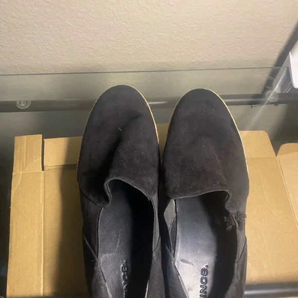 VINCE Women’s Black Slip-On Shoes - Picture 3 of 4